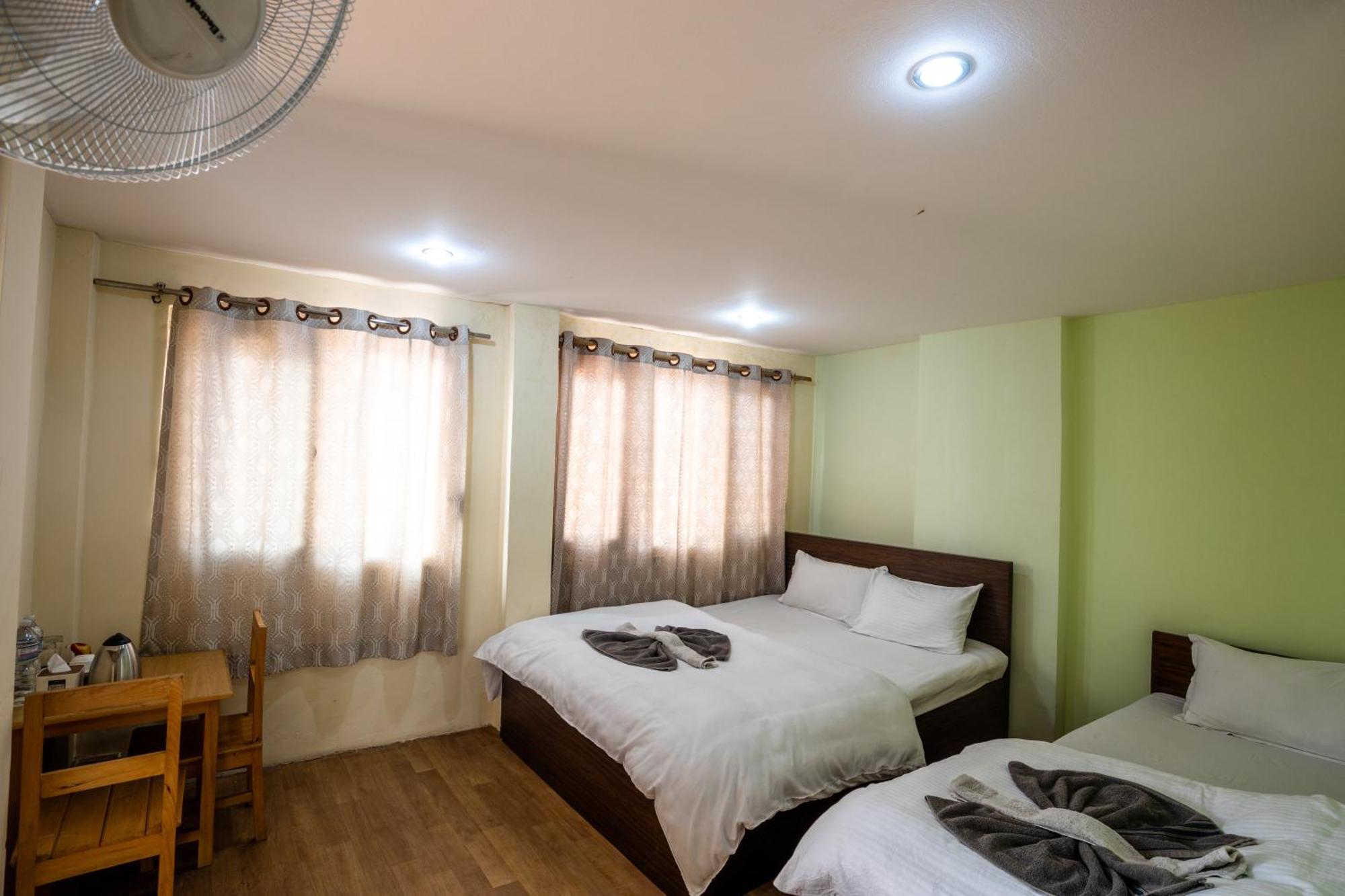 Hotel Harmony & Little Bites Bistro Jawlakhel Экстерьер фото