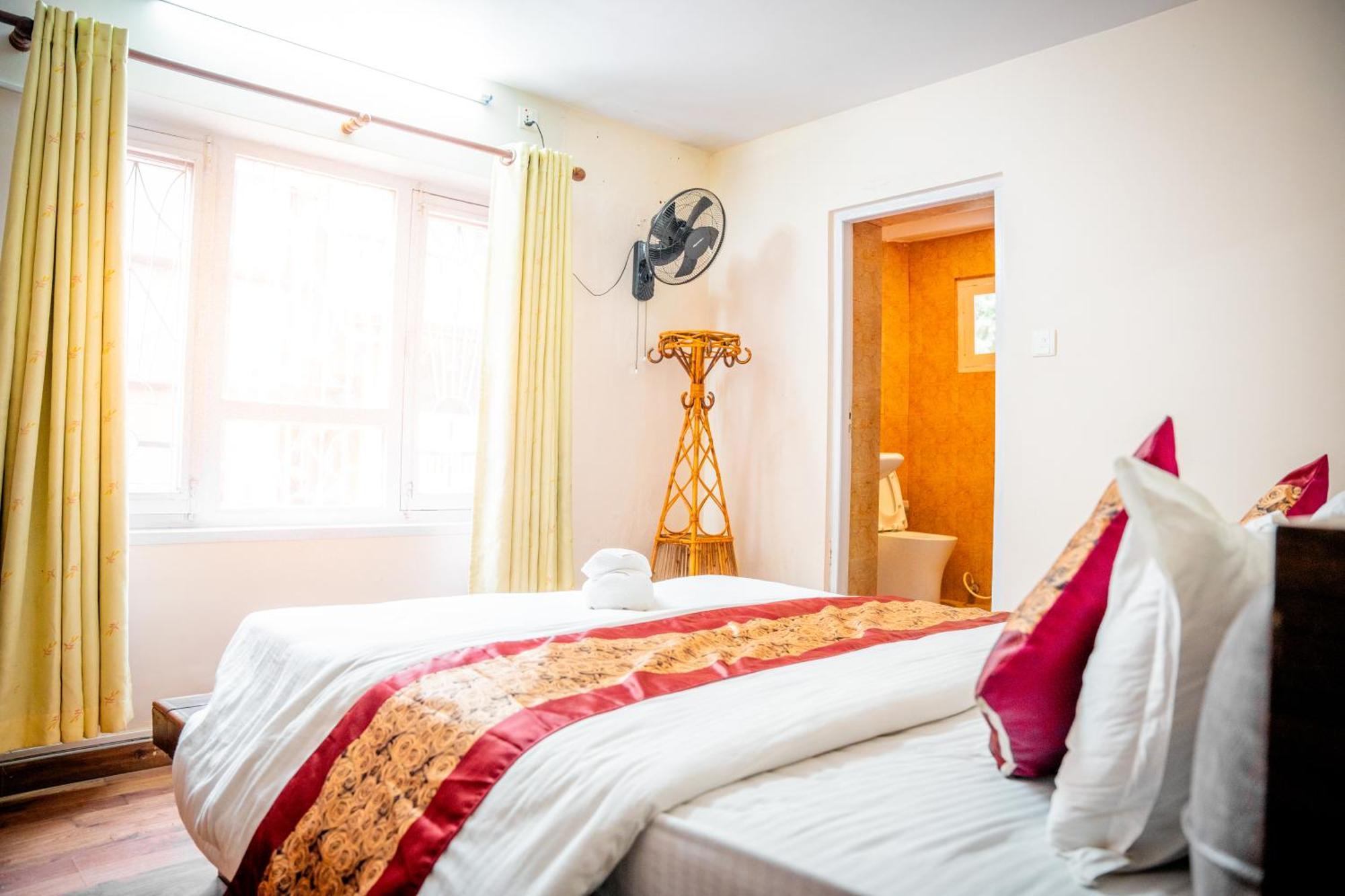 Hotel Harmony & Little Bites Bistro Jawlakhel Экстерьер фото