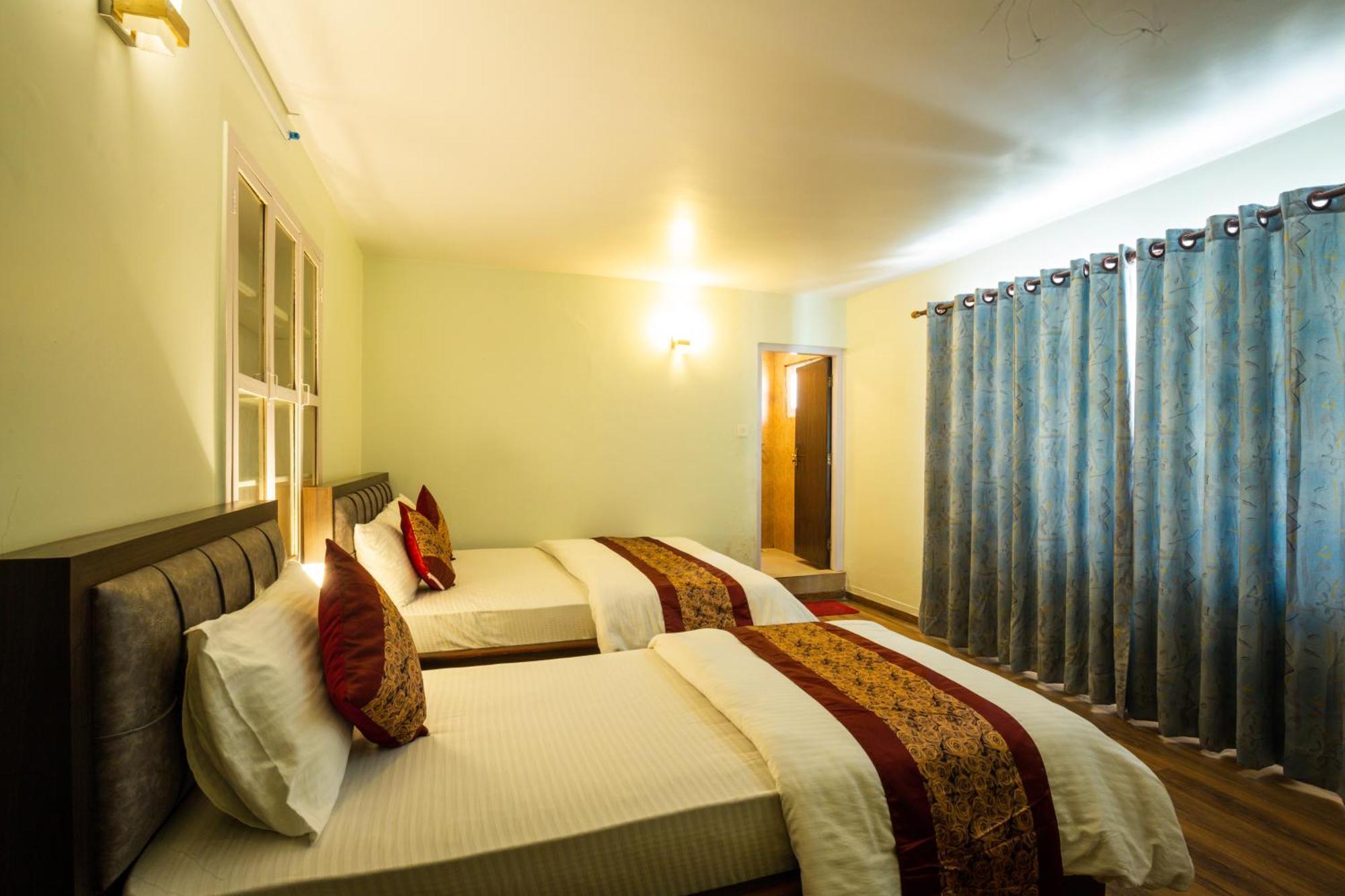 Hotel Harmony & Little Bites Bistro Jawlakhel Экстерьер фото