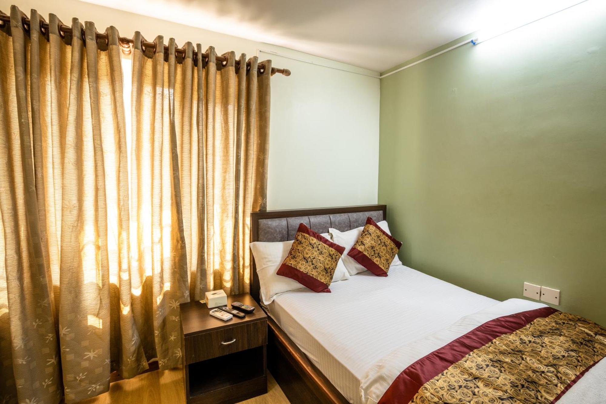 Hotel Harmony & Little Bites Bistro Jawlakhel Экстерьер фото