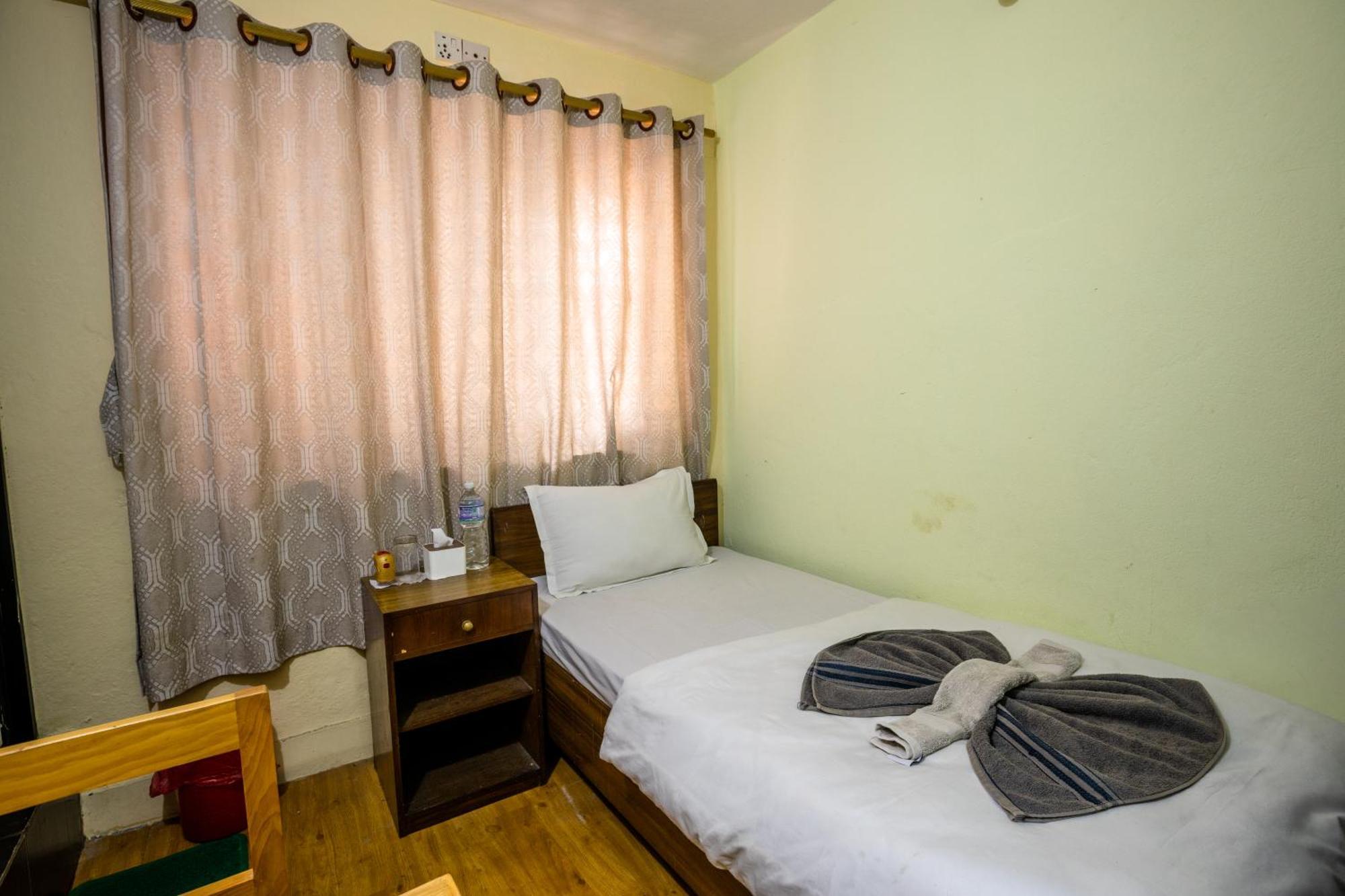 Hotel Harmony & Little Bites Bistro Jawlakhel Экстерьер фото